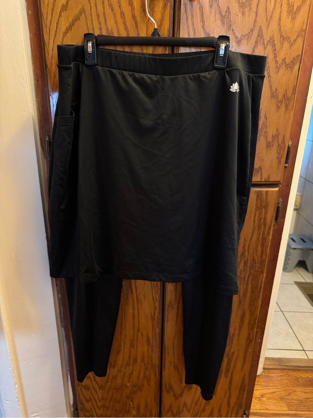 Black Fit Snoga (22”) with ankle length leggings